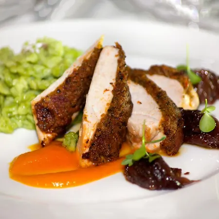 Altis Szálloda Námesztó