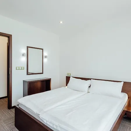 Altis Szálloda Námesztó