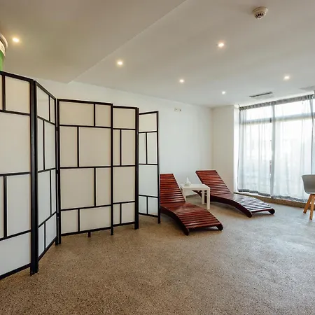 Szálloda Altis Námesztó