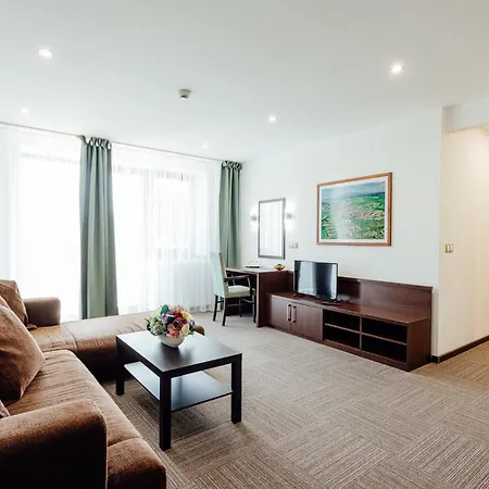 Altis Szálloda Námesztó