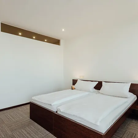 Altis Szálloda Námesztó